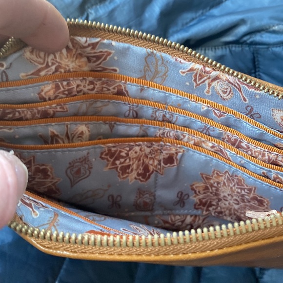 Hobo Clutch Wallet - Picture 5 of 5